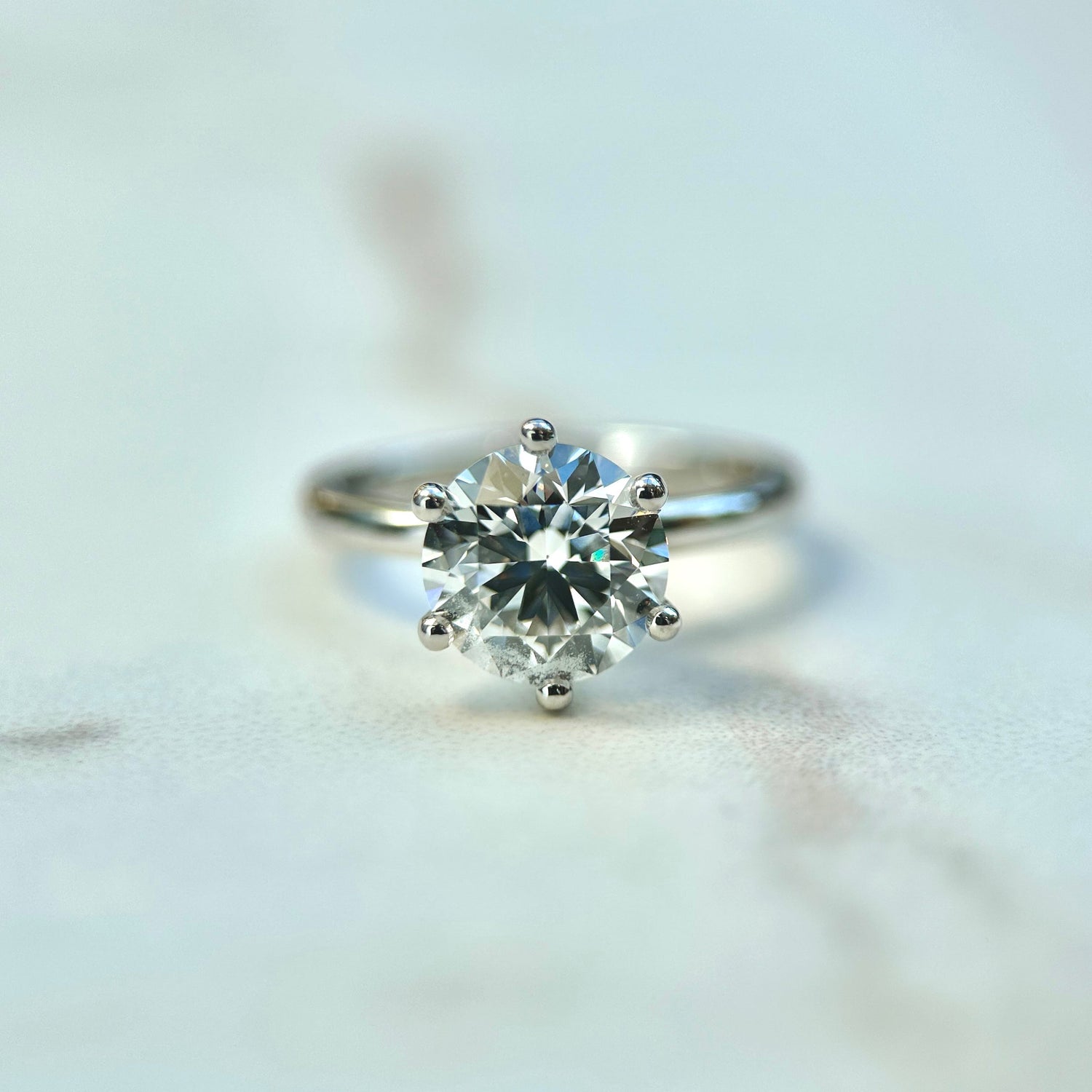 Round Engagement Rings