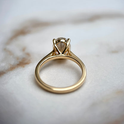 Cathedral Set Classic Oval Cut Solitaire - 2ct+ (10mm+, D/E & VVS)