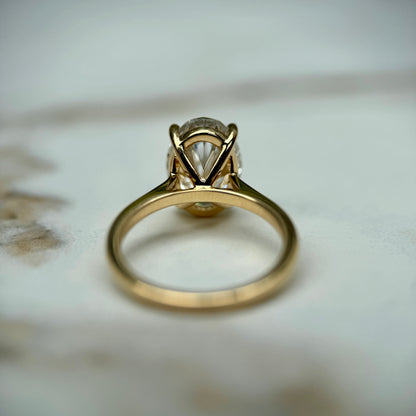 Cathedral Set Classic Oval Cut Solitaire - 3ct+ (11.5mm+, E/VS1+)