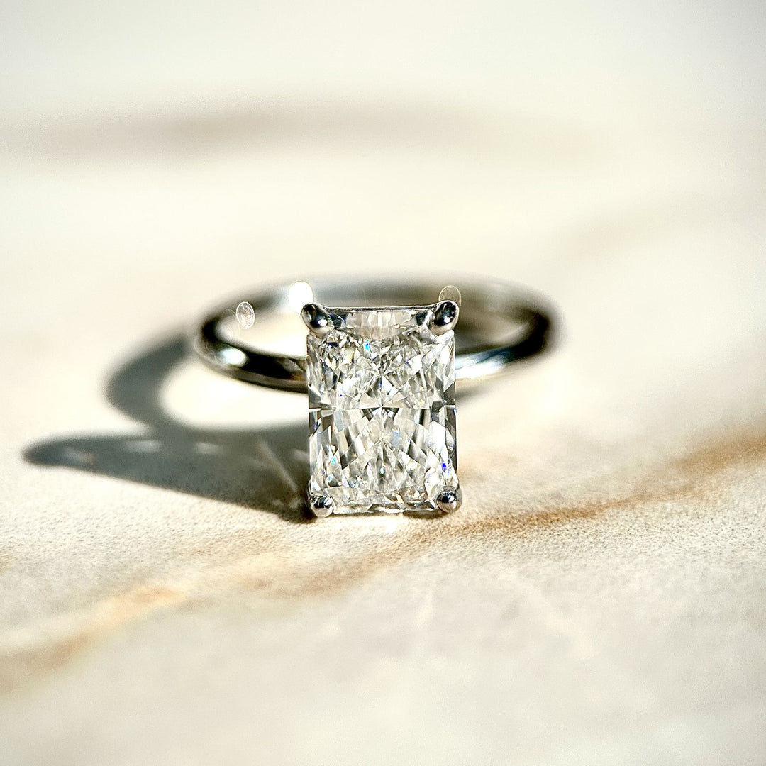 Classic Radiant Cut Solitaire 2ct+ (9mm+, D/E VVS) – London