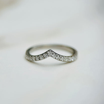 Classic Pointed Band - 0.30ct