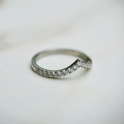 Classic Pointed Band - 0.30ct