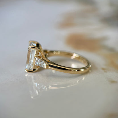 London Diamonds Classic Emerald and Tapering Baguettes - 3ct+ (9.5mm+, D/E & VVS)