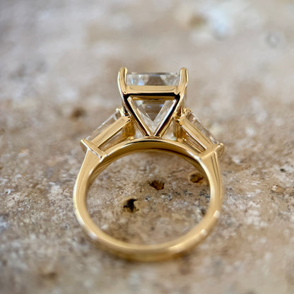 Classic Emerald and Tapering Baguettes - 5ct+ (13mm+, D/E & VVS)