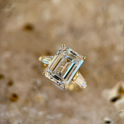 Classic Emerald and Tapering Baguettes - 5ct+ (13mm+, D/E & VVS)