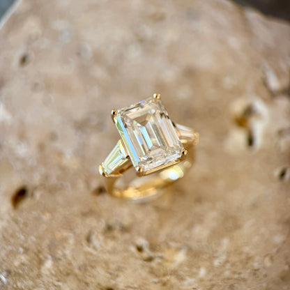 Classic Emerald and Tapering Baguettes - 5ct+ (13mm+, D/E & VVS)