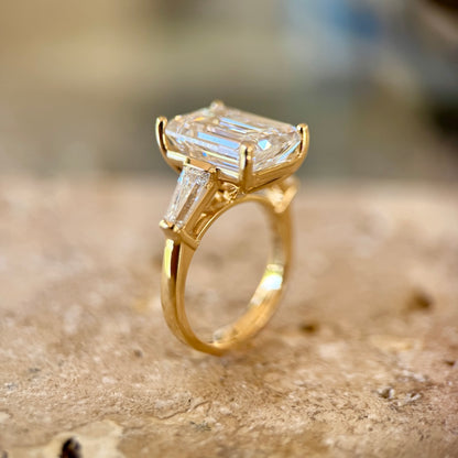 Classic Emerald and Tapering Baguettes - 5ct+ (13mm+, D/E & VVS)