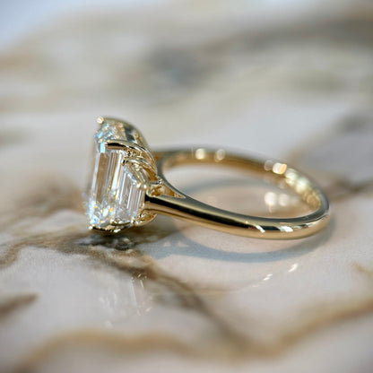 London Diamonds Classic Emerald and Trapezoids - 3ct+ (9.5mm+, D/E & VVS)