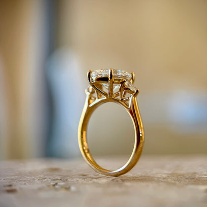 Classic Oval and Pears - 3ct+ (11.5mm+, E/VS1+)