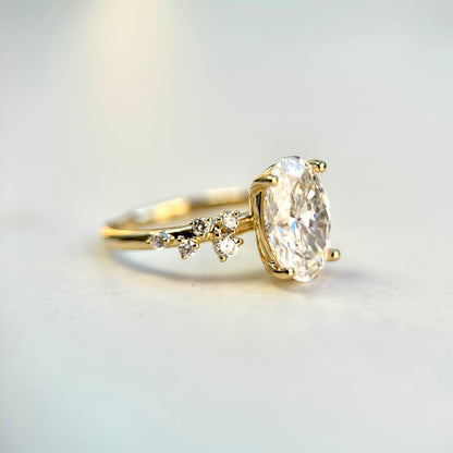 Classic Pretty Oval Ring - 2.50ct+ (10.5mm+, D/E & VVS)