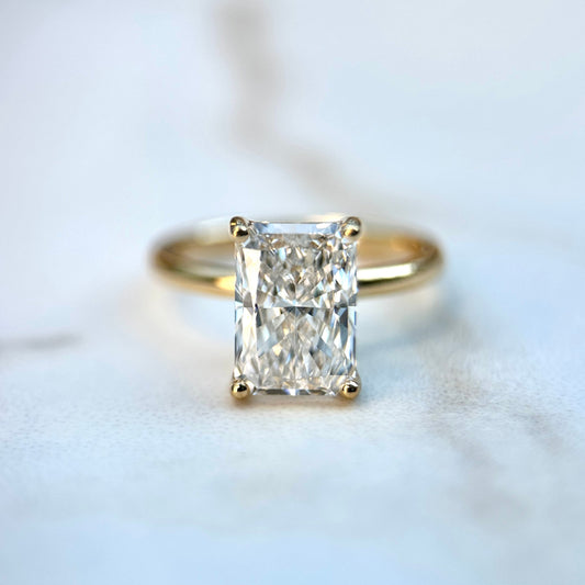 Classic Radiant Cut Solitaire - 2.50ct+ (9.5mm+, D/E & VVS)