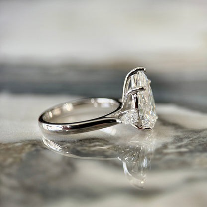 Classic Pear and Pears - 3ct+ (E/VS1+)