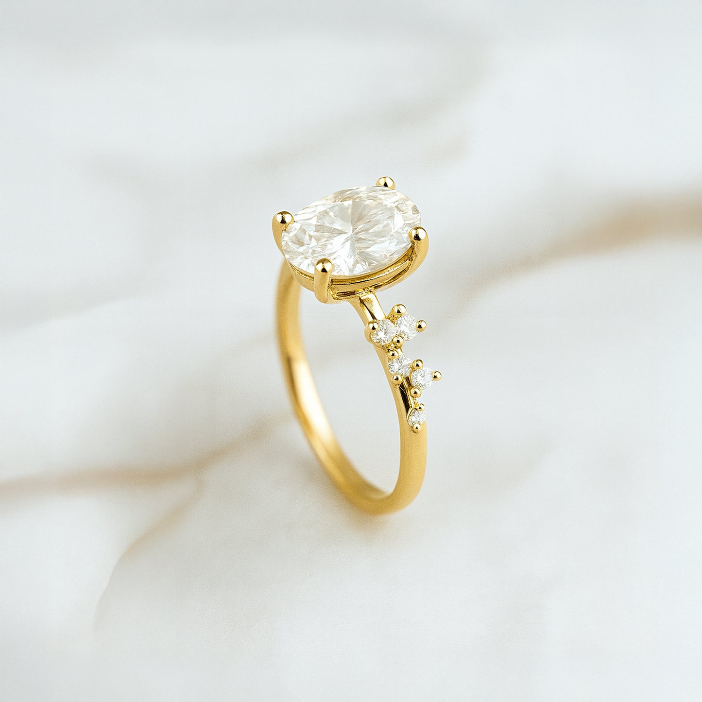 Classic Pretty Oval Ring - 1.50ct+ (9mm+, D/E & VVS)