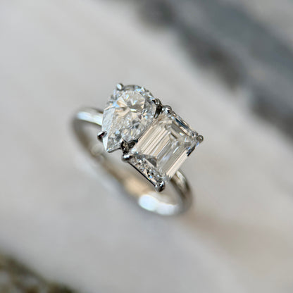 Emerald and Pear Moi et Toi - 2.5ct+ (D/E & VVS)