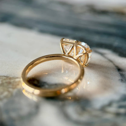 Emerald and Pear Moi et Toi - 2.5ct+ (D/E & VVS)