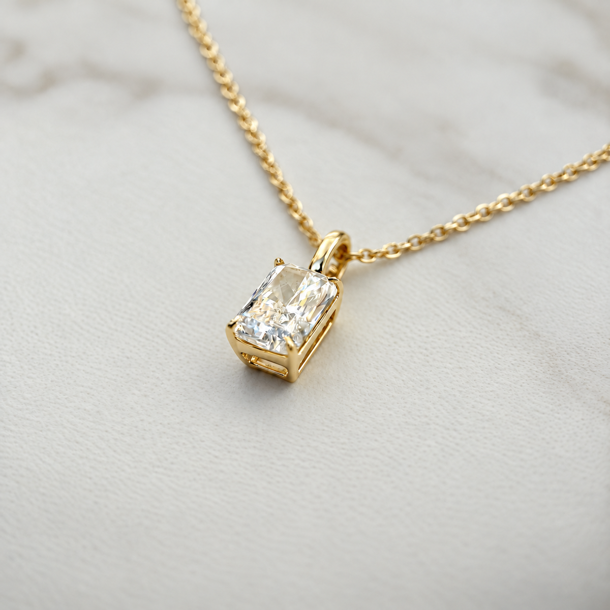 Classic Radiant Cut Pendant - 1ct