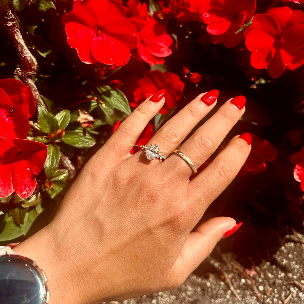 Classic Pretty Oval Ring - 2ct+ (10mm+, D/E & VVS)