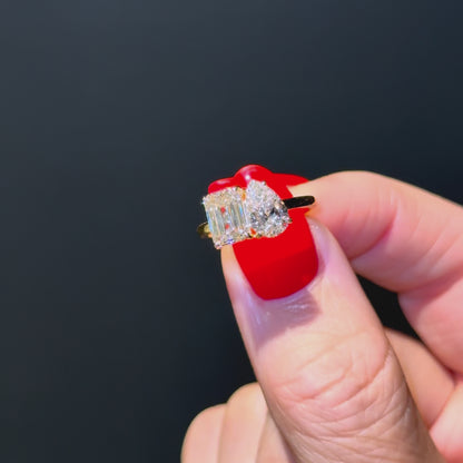 Emerald and Pear Moi et Toi - 2.5ct+ (D/E & VVS)