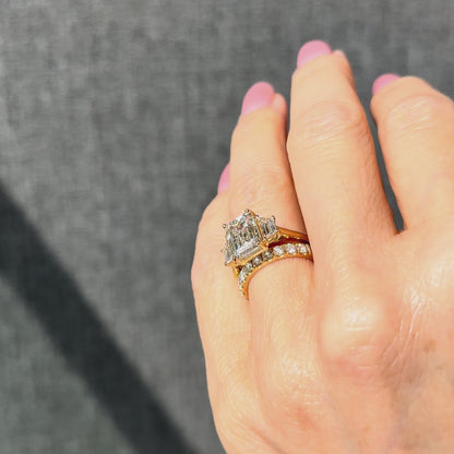 London Diamonds Classic Emerald and Trapezoids - 3ct+ (9.5mm+, D/E & VVS)