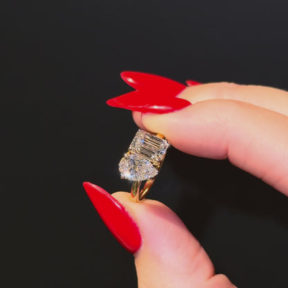 Emerald and Pear Moi et Toi - 2.5ct+ (D/E & VVS)