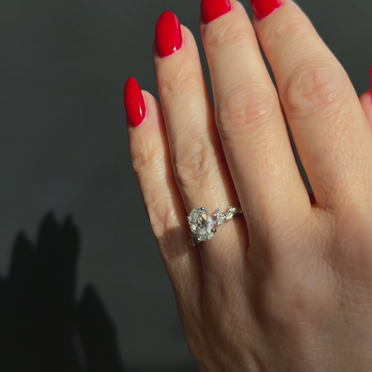 Classic Pretty Oval Ring - 1.50ct+ (9mm+, D/E & VVS)