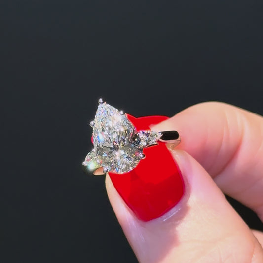 Classic Pear and Pears - 3ct+ (E/VS1+)