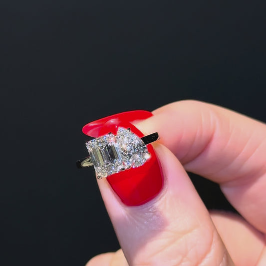 Emerald and Pear Moi et Toi - 2.5ct+ (D/E & VVS)